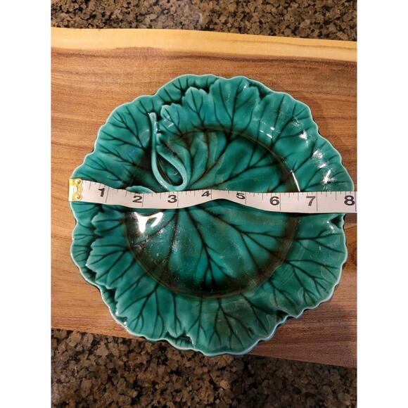 Vintage Wedgewood Cabbage Plate 8 Diameter Made In England Tiny Chip On Back - Picture 4 of 4